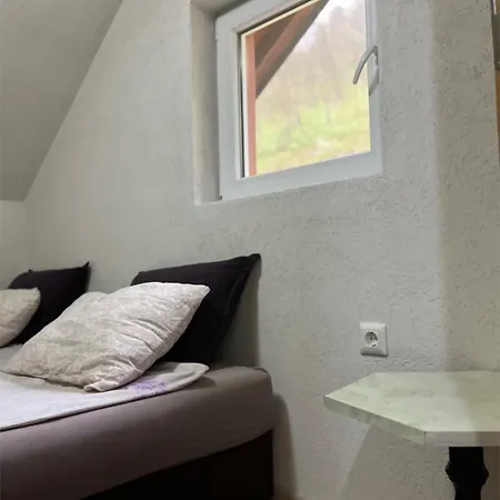Vakantiehuis Vikendica Krivaja Sa Bazenom I Privatnom Plazom *